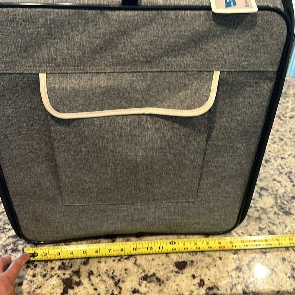 New Never been used Petsfit collapsable dog kennel